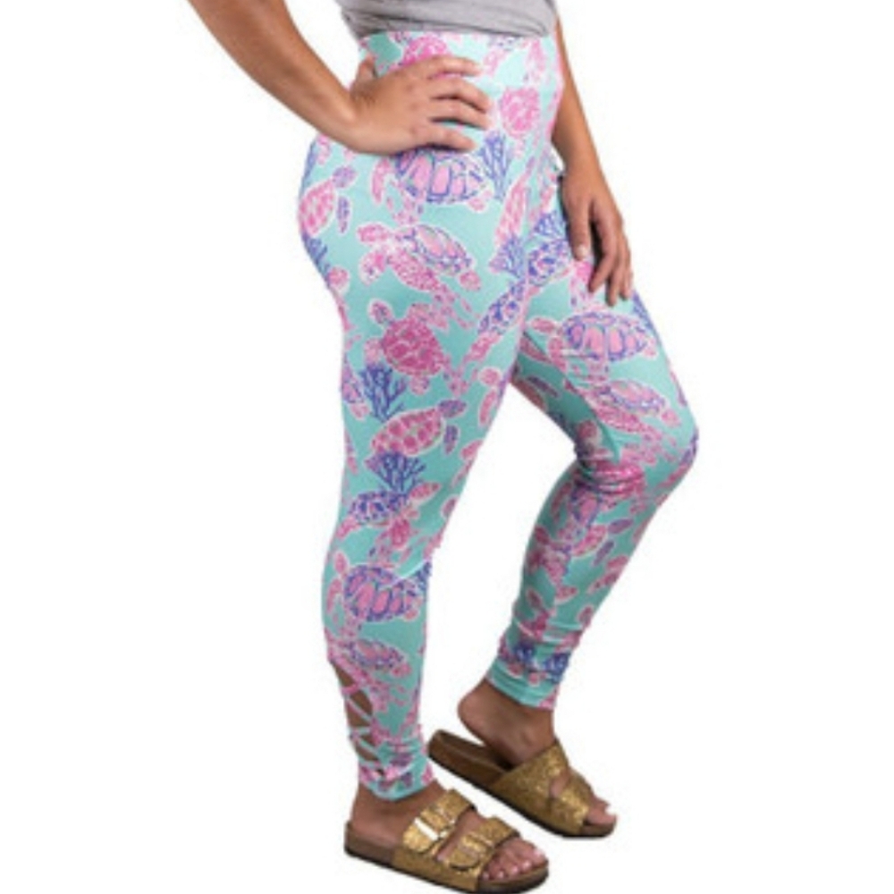 Simply Southern Salty Dance Turtle Leggings NWT